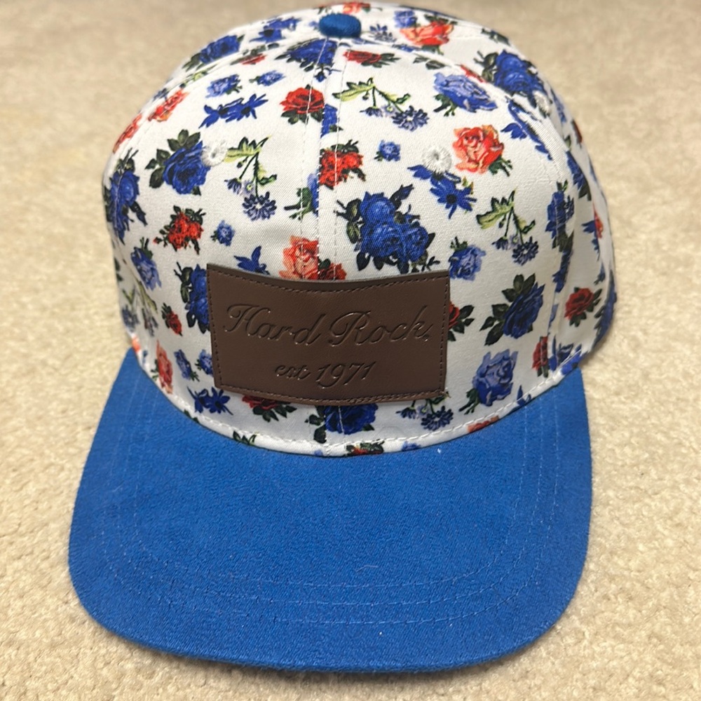 Hard Rock hat , never worn like new.